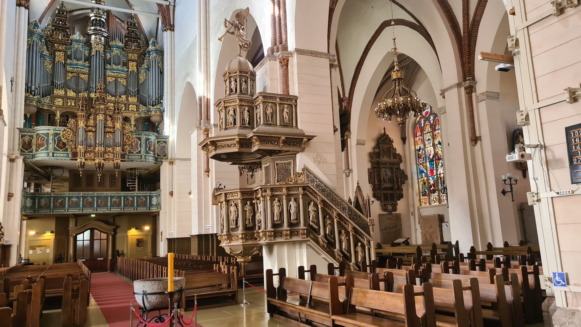 Geistliches Zentrum mit beeindruckender Orgel