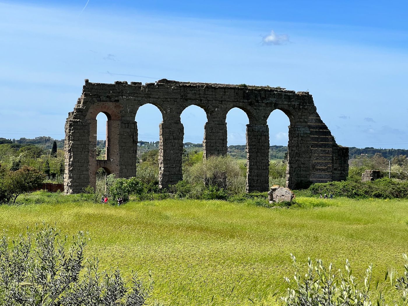 Wandern zwischen den Zeitzeugen Roms: Antike Aquädukte