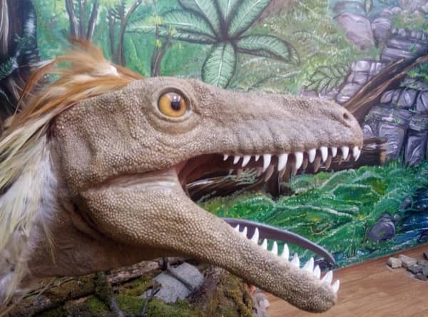 Prähistorische Reise im Dinosaurierpark