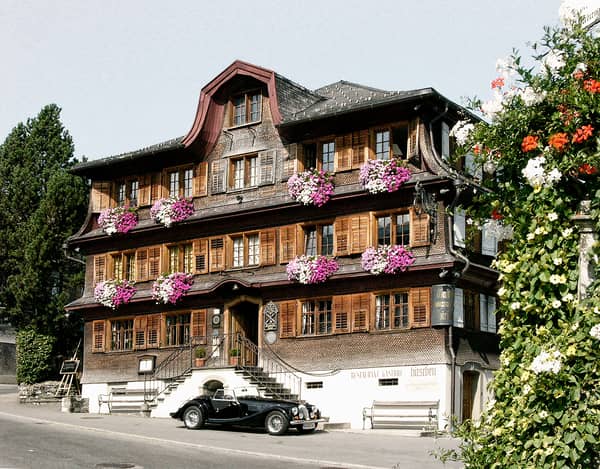 Historisches Kunsthotel in den Alpen