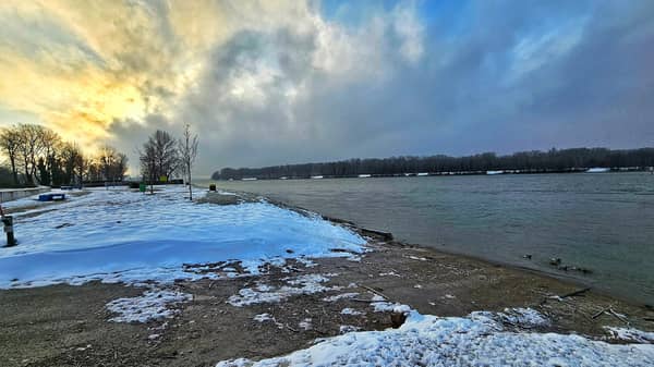 Wassersport und Erholung an der Donau