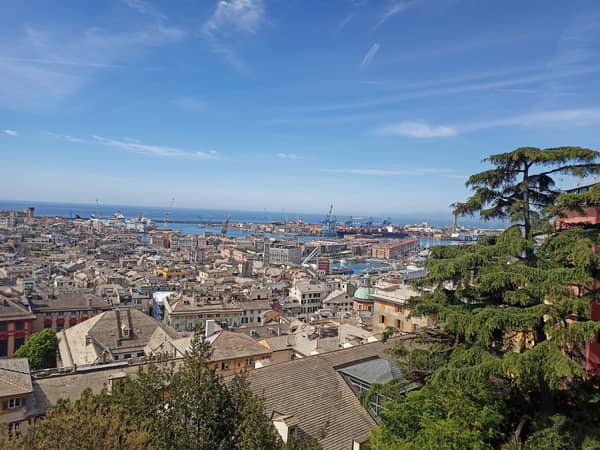 Atemberaubende Aussicht über Genua