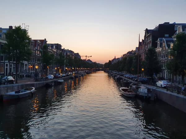 Verlieren Sie sich in Amsterdams charmantem Viertel