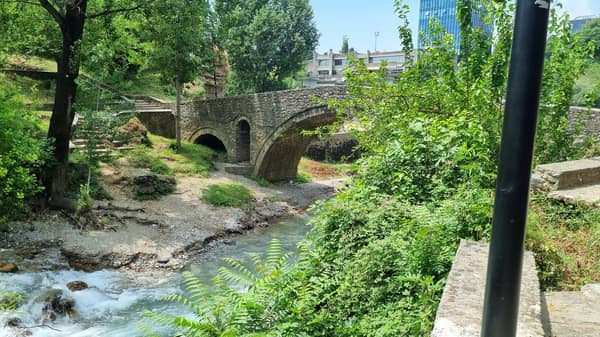 Historische Brücke mit Charme