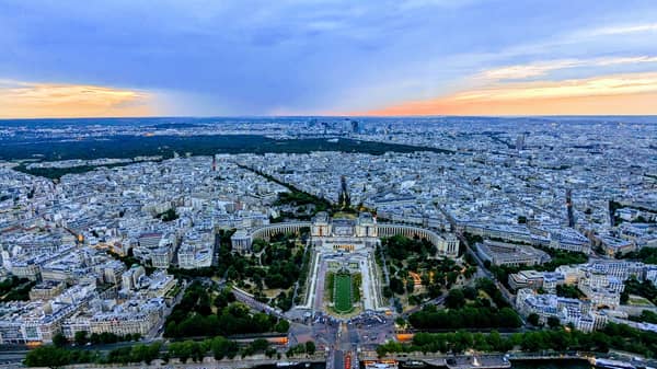 Symbolische Aussichten über Paris genießen