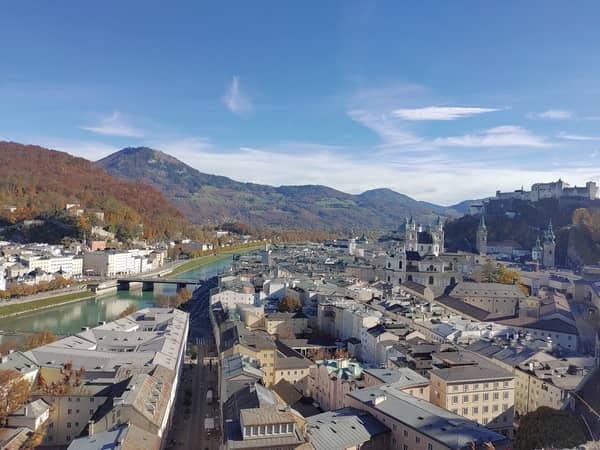 Grüne Oase über den Dächern von Salzburg