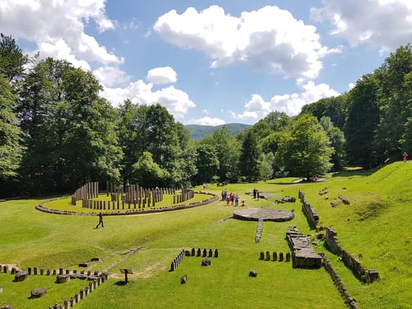 Antike Ruinen erzählen von Dacias Geschichte