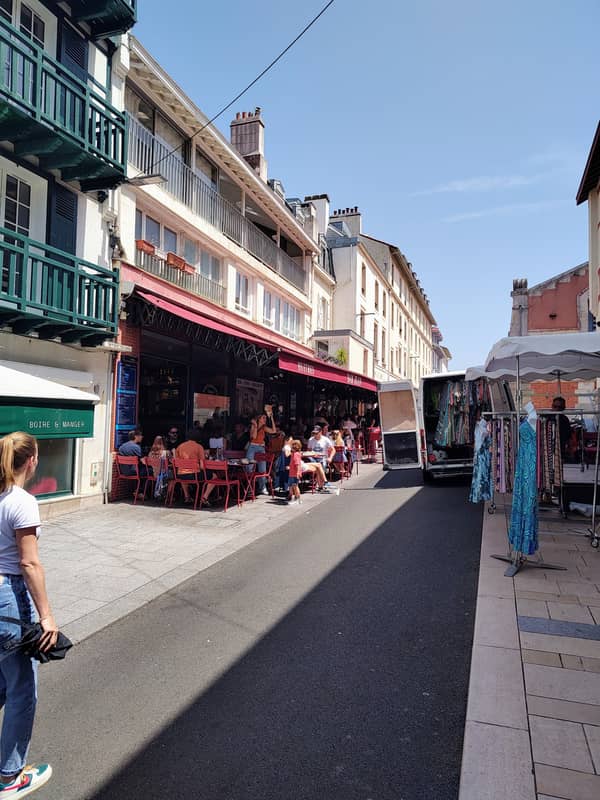 Lebendige Tapas-Bar im Herzen Biarritzs