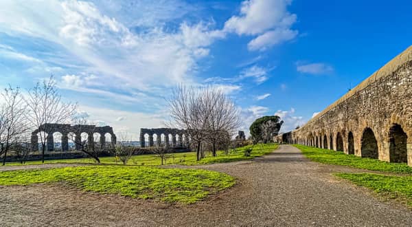 Wandern zwischen den Zeitzeugen Roms: Antike Aquädukte