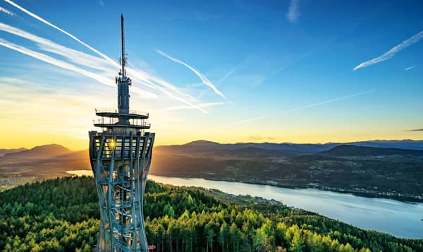 Atemberaubende Aussichten vom weltweit höchsten Holzturm