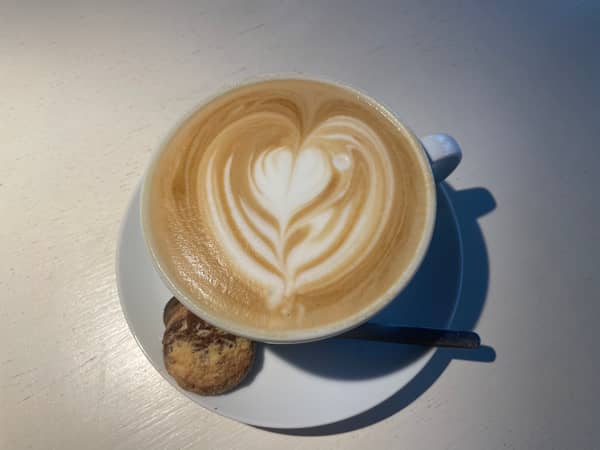 Kaffee-Kunst in gemütlicher Atmosphäre