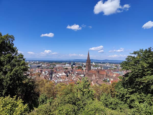 Bestaune Freiburg von oben