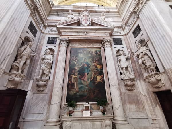 Verstecktes Juwel: San Pietro in Banchi
