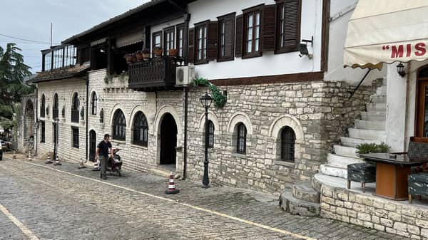 Tradition trifft Komfort in Berat