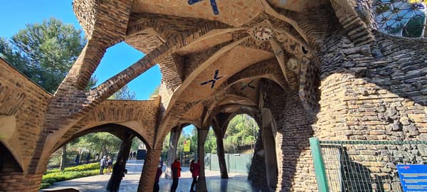 Entdecke Gaudís verborgenes Meisterwerk